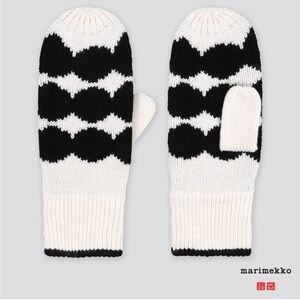 Marimekko Black and White Knit Mittens